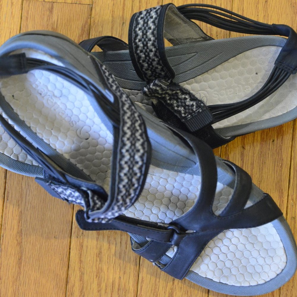 BearTraps, sandals, size 11